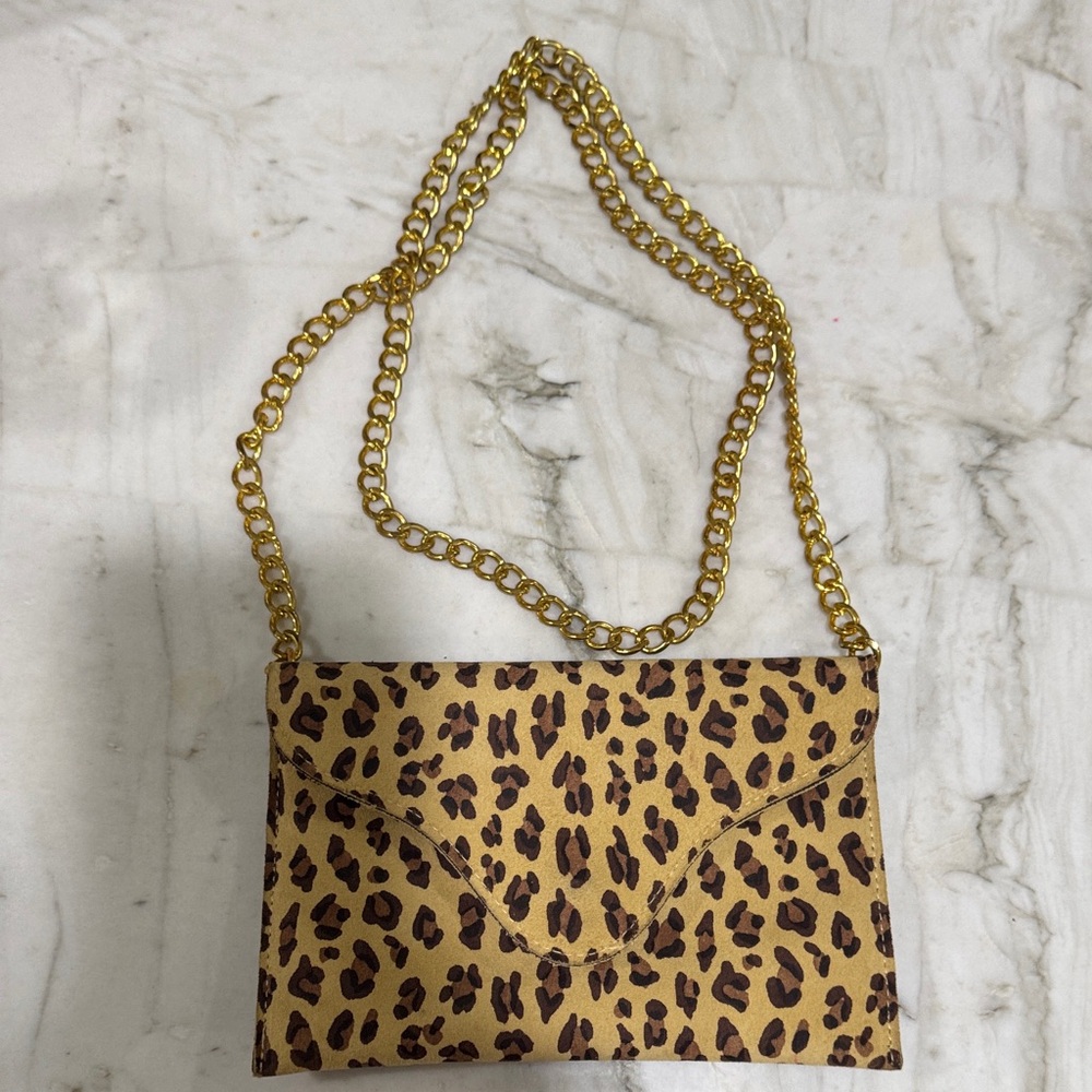 JJ Winters Leopard Print Crossbody Bag with Gold Chain - Picture 2 of 10